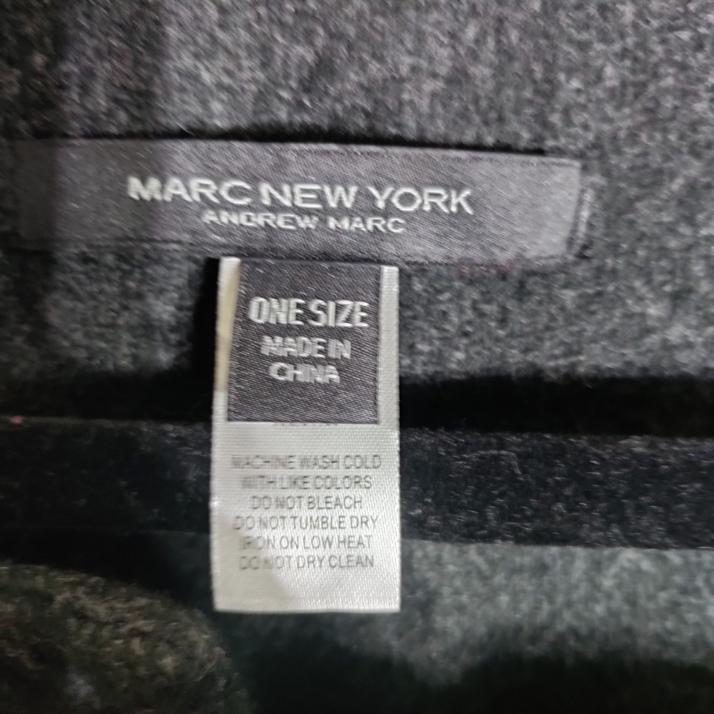 Marc New York Gray Sequined Floral Fringe Poncho Wrap One Size Andrew Marc - Picture 3 of 7